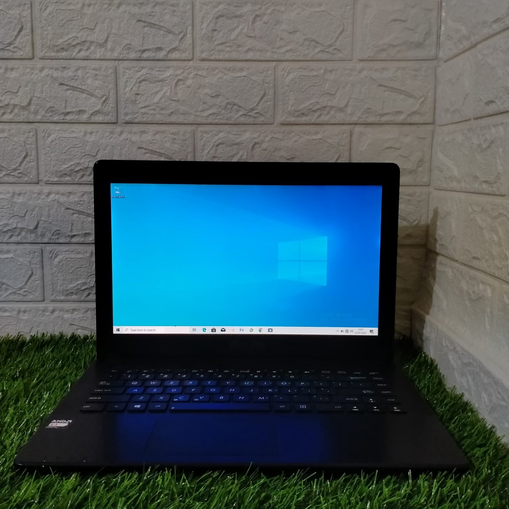 ASUS X452E  AMD E1-2500  Ram 4GB  Hdd 500 GB