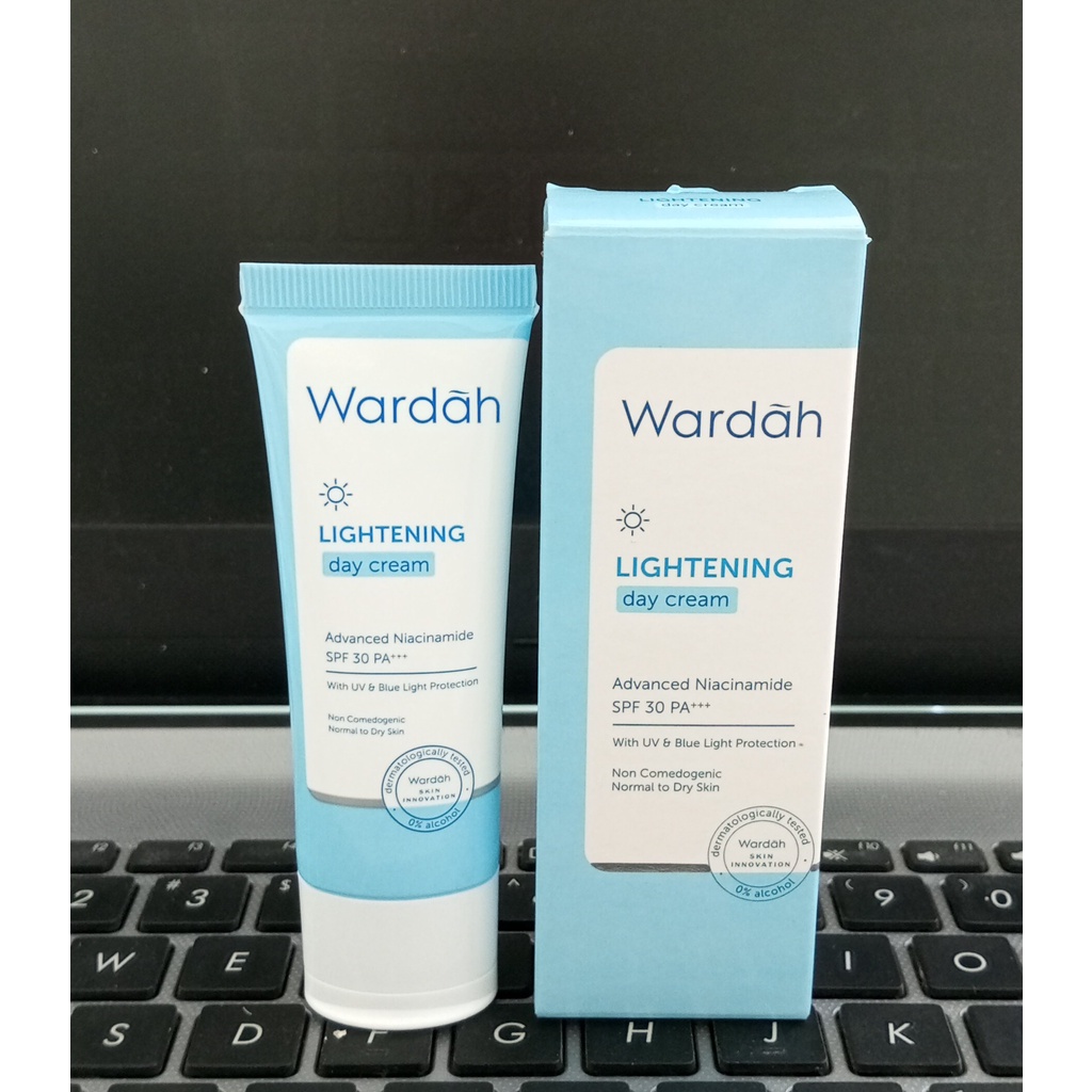 PAKET WARDAH PENGHILANG FLEK HITAM ( WARDAH LIGHTENING DAY CREAM 20 ML / NIGHT CREAM 20 ML / SERUM 30 ML / PERFECT BRIGHT OIL CREAMY FOAM 50 ML )