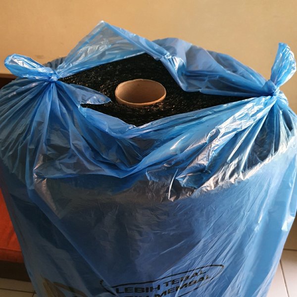 

plastik bubble wrap hitam/bening 1m x 1.25m