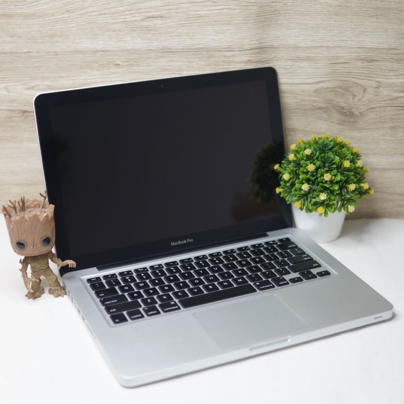 Laptop second apple MacBook pro 2012 core i5 13inch ram 4gb/hdd 500gb bisa upgrade SSD