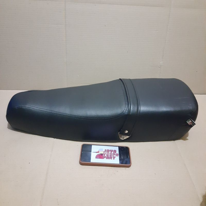 Jok vespa model replika new px bahan bagus embonit premium warna hitam