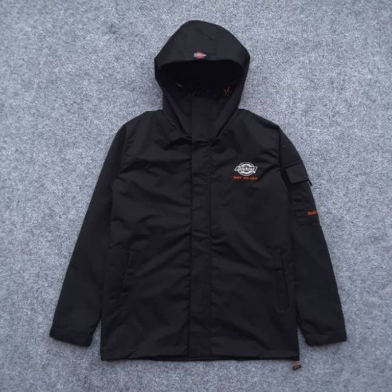 JAKET DICKIES WATERPROOF ANTI AIR/JAKET PARASUT/JAKET PRIA WANITA /JAKET ORI/JAKET PREMIUM/JAKET DISTRO/JAKET GUNUNG/JAKET VIRAL JAKET KEKINIAN/JAKET RAFI AHMAD C C