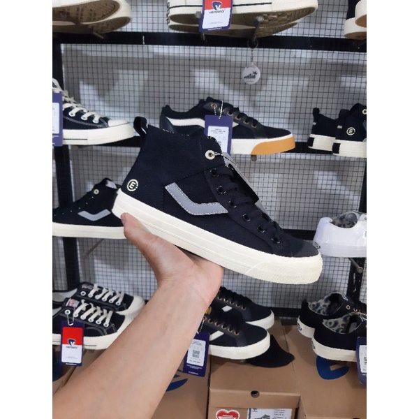 Ventela Evil x Gading Martin