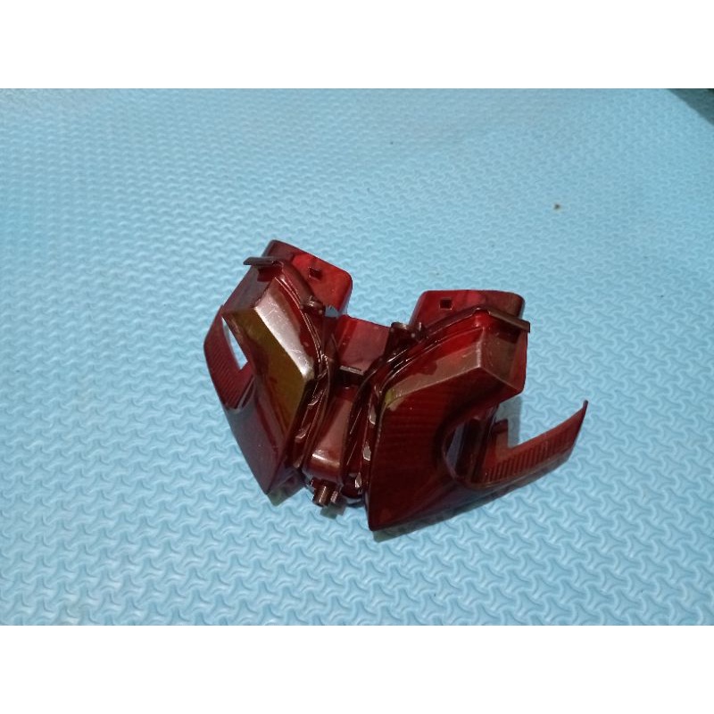 MIKA KACA MERAH LAMPU STOP SUPRA X 125 PGM F1 HELM IN 2013