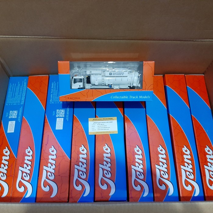 DIECAST MINIATUR TRUCK MAN NAAKTGEBOREN VACUUM TRUCK (1:50) TERLARIS