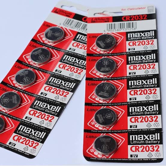 Battery Cmos maxell lithium 3 volt original for pc laptop calculator etc cr2032 - Baterai kancing c-mos 3v cr-2032