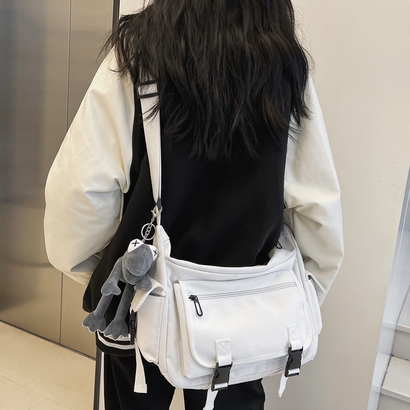 ▥☈Sera Kapasitas Besar Kanvas Tas Wanita 2022 Baru Perkakas Jepang Single Bahu Tas Besar All-Match Student Messenger Bag