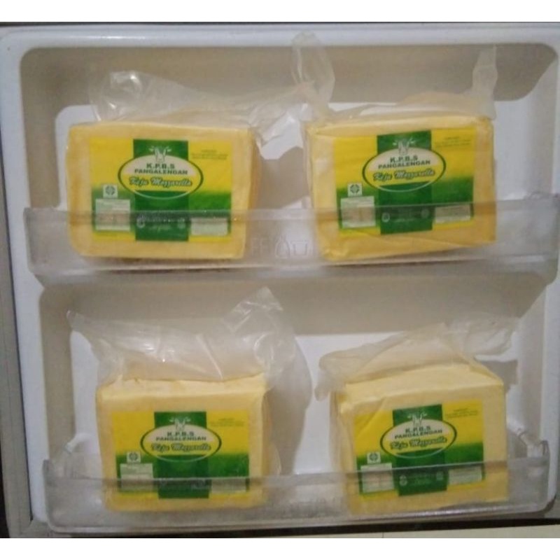 

Keju Mozzarella KPBS Pengalengan
