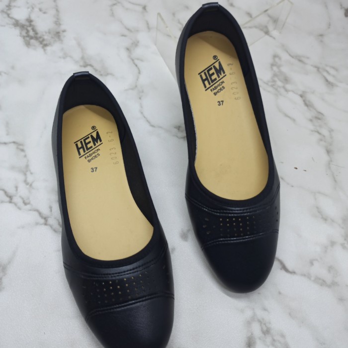 Flatshoes flat shoes wanita Hem 6023 - Hitam, 37(D6L4) Flat Shoes Wanita Kekinian Flatshoes Wanita S