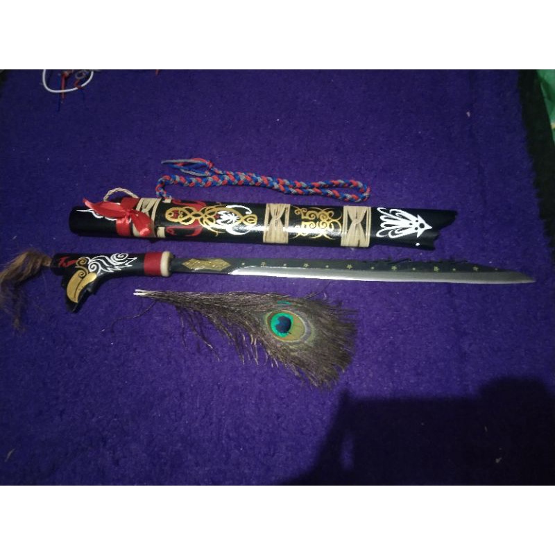 Mandau Indah Motif Semi Tanduk Golok Parang Senjata Dayak Pusaka Khas Suku Dayak Motif Burung Ukuran