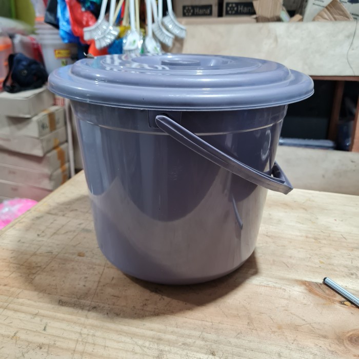 ember yutaka plastik 3 galon