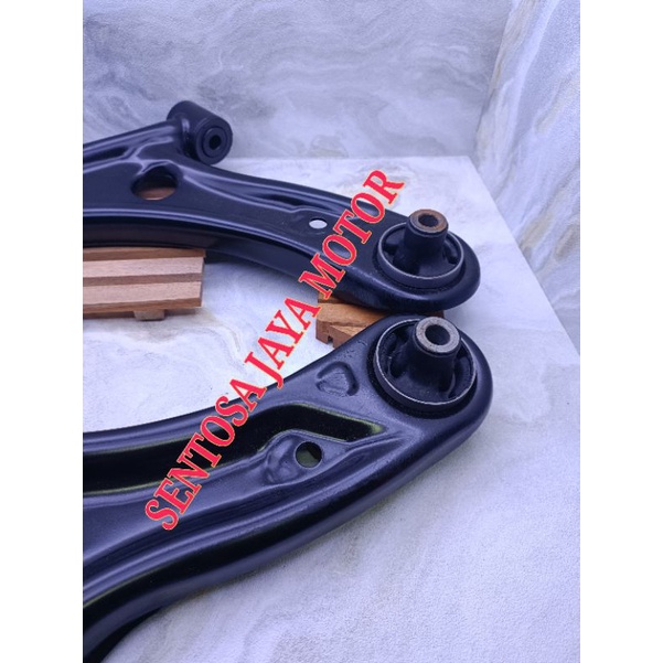 Lower Arm Sayap Assy Kapak Honda Mobilio brio BRV 1Set