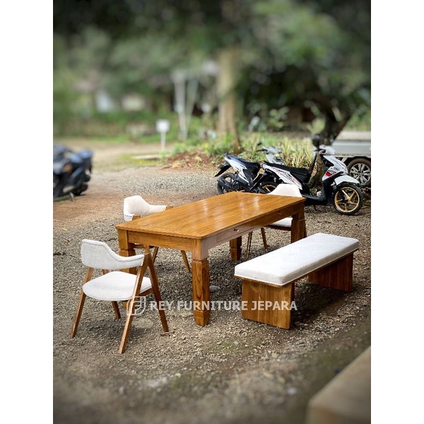 SET MEJA MAKAN MINIMALIS MODERN KAYU JATI, SET KURSI MAKAN MINIMALIS KAYU JATI FORMASI 111+1 BANGKU 
