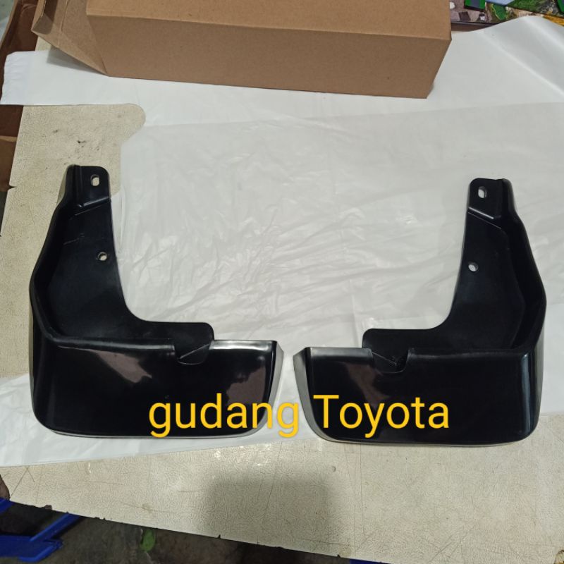MUDGUARD CECEPET BAN DEPAN AVANZA VELOZ SEPASANG