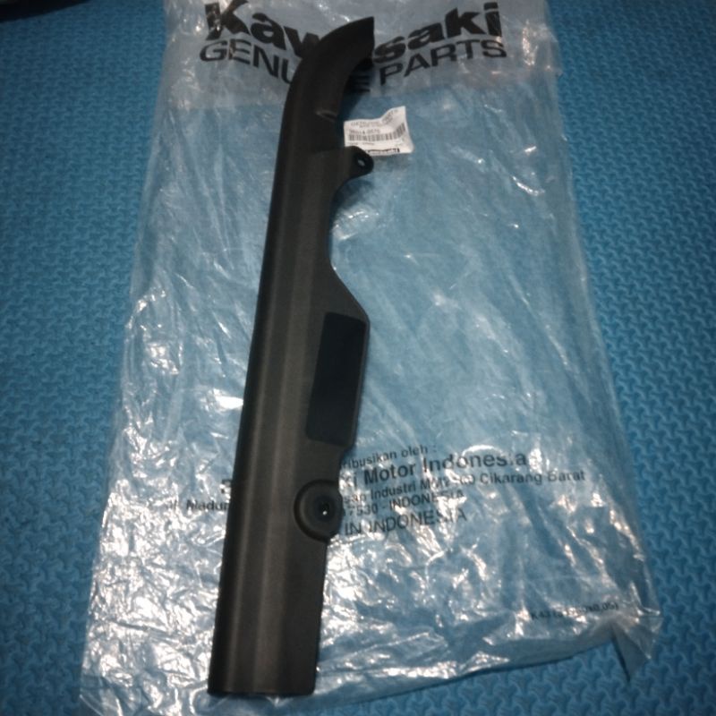 cover tutup rantai belakang w175 original Kawasaki 36014-0570