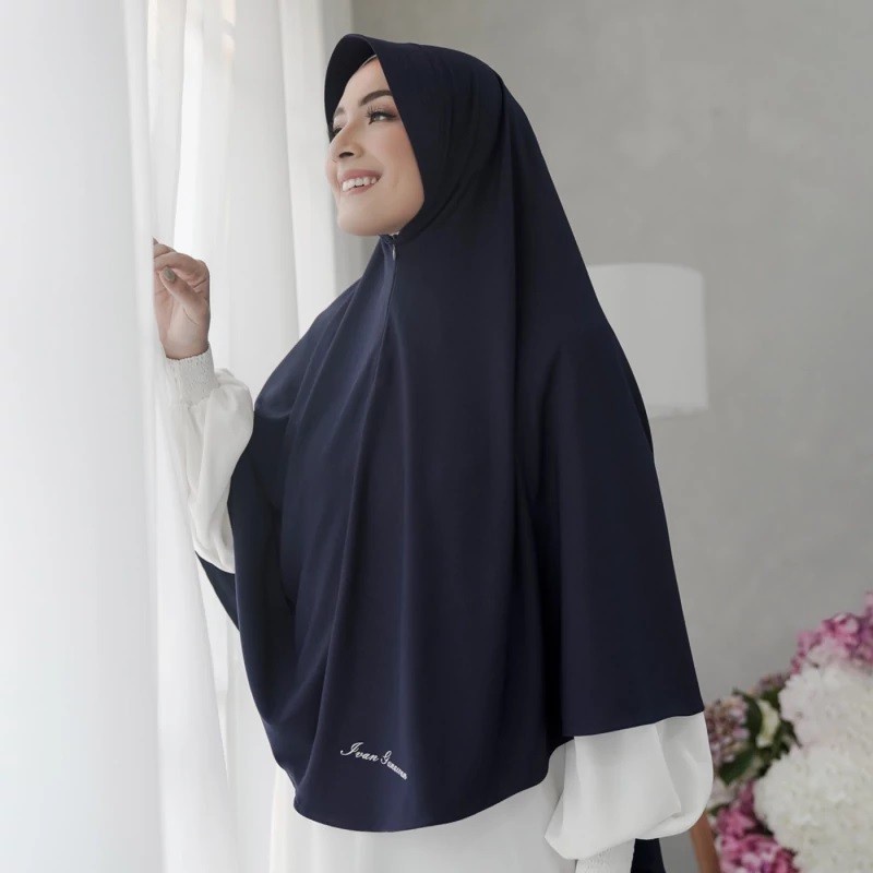 MANDJHA Daily Hijab NAVY Long By IVAN GUNAWAN