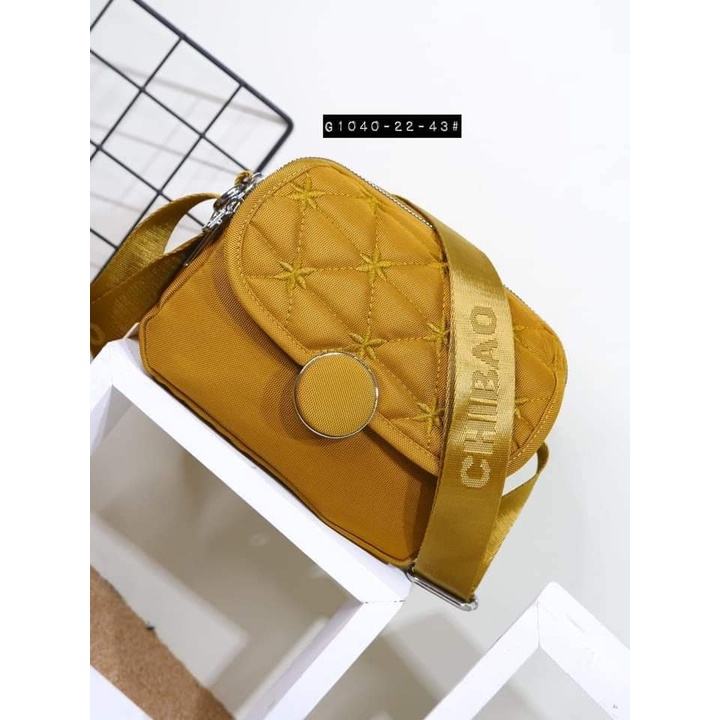 Tas selempang Chibao G1040-22 Bahan kanvas. Tas Wanita Tas Chibao Import Tas Chibao Slempang Chibao Slempang BEST SELLER TERBARU BISA BAYAR DITEMPAT.!!!!