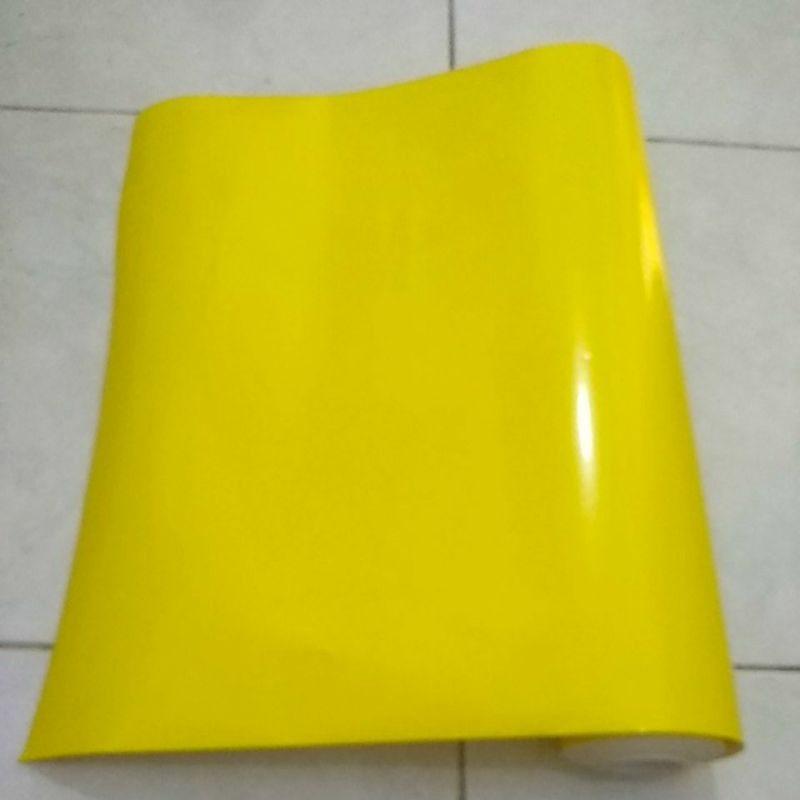 Stiker Skotlet warna kuning lemon glossy,, ,,lebar atau tinggi stikernya 45cm
