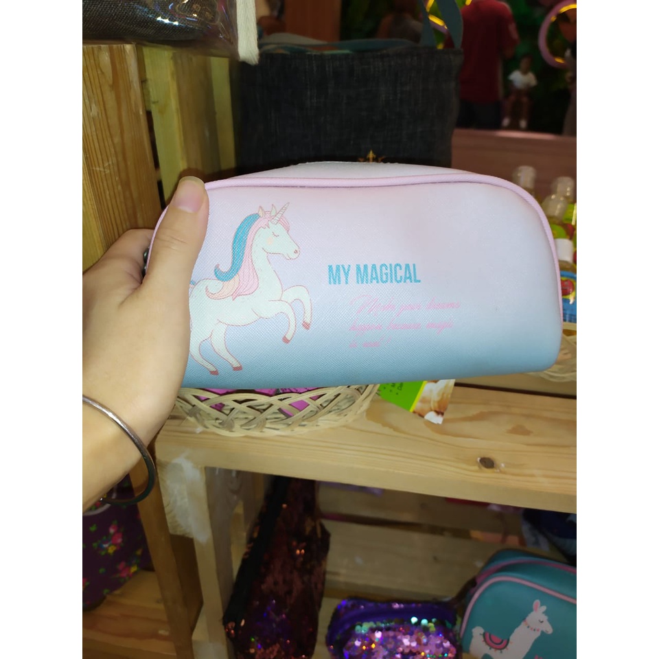 

kotak pensil / pouch make up