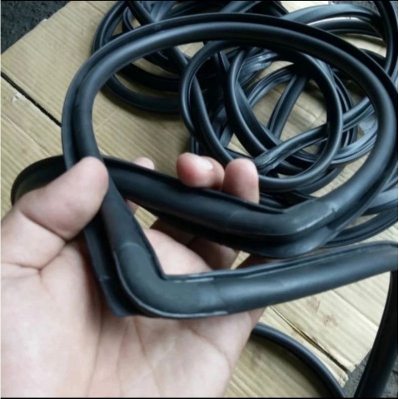 Karet pintu balon Mitsubishi Lancer SL