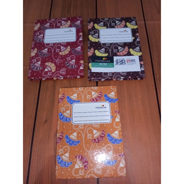 

buku tulis hard cover A6 kecil 15x11x1cm isi 1 buku 100lembar, buku tulis sampul tebal