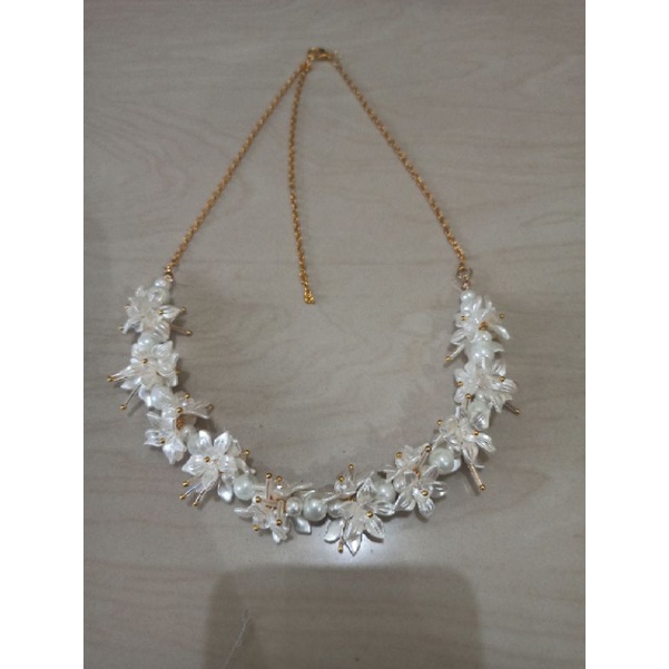 Kalung Kristal Bunga Mutiara Hijab Necklace Crystal