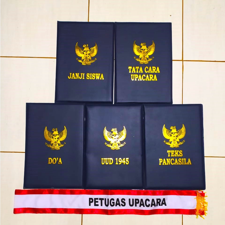 

5 MAP UPACARA BENDERA WARNA NAVY/BAHAN KULIT SINTETIS/SUDAH ADA TEKSNYA