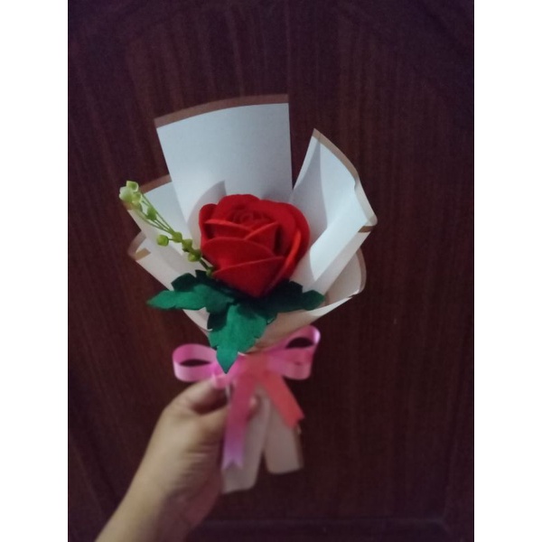 

mini bouquet single rose