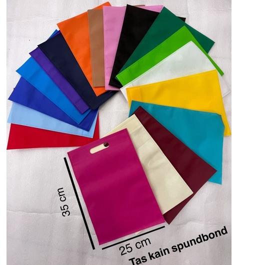 

DNL865 1 Kodi isi 20 tas kain spundbond/ Goodie bag model oval ukuran 25x35 kantong kain murah goodie bag ^^