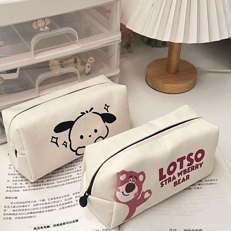 

Ins Pacha Anjing Tas Pensil Cute Strawberry Bear Tas Pensil Jaring Merah Kapasitas Besar Siswa Sekolah Dasar SMP peralatan Penyimpanan Tas
