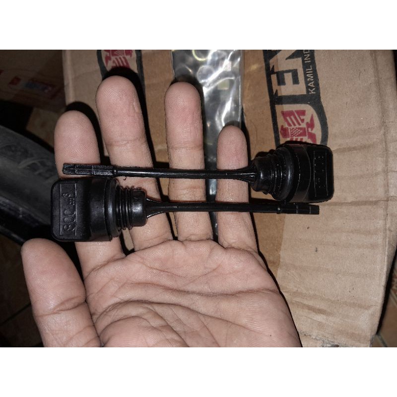 tutup oli atas beat,vario