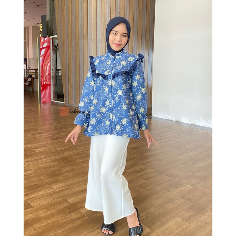 Hallie Blouse Atasan Kemeja Batik Kerja Kantor Wanita Cantik Navy Print Modis Modern Kekinian Busui