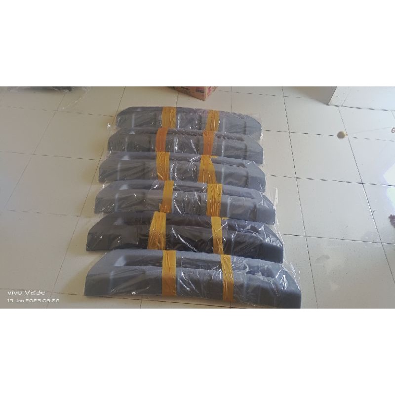 tanduk bemper depan mobil cryy futura 1'5