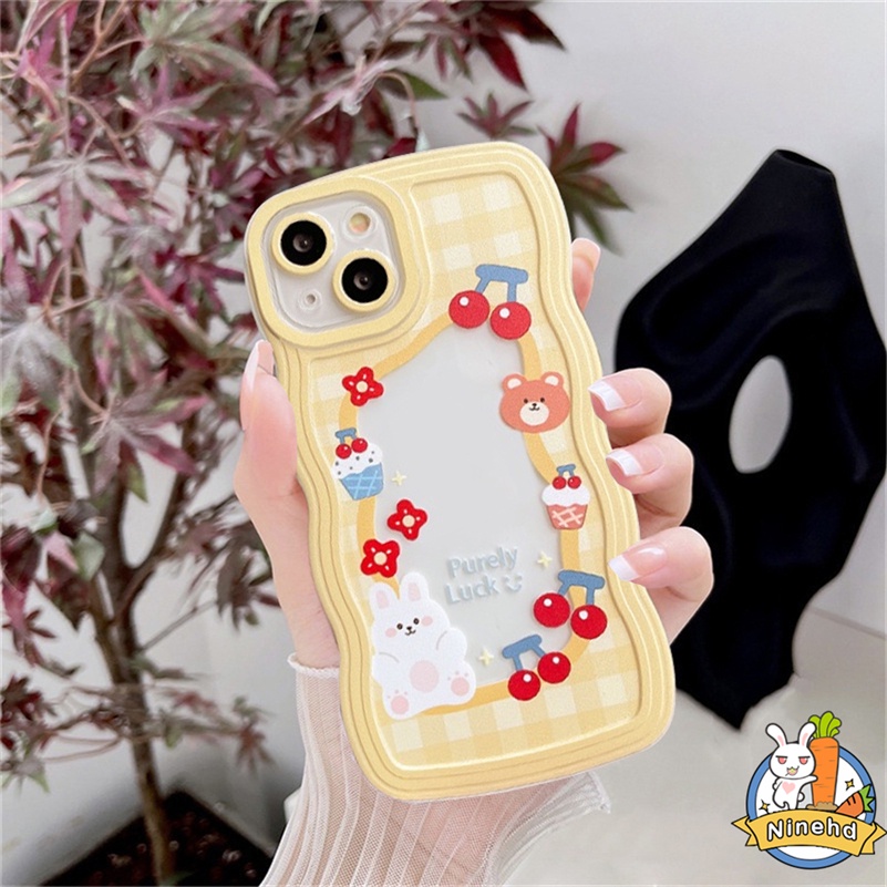 Oppo A17 A17K A77 A57 A16 A16k A15 A15s A3s A5s A76 A96 A74 A54 A93 A94 A95 A92 A52 A53 A7 A5 A9 F11 F9 Reno 7 6 5 Pro 8Z 7Z 6Z Wavy Frame Cream Bears Casing Hp Cover Pelindung