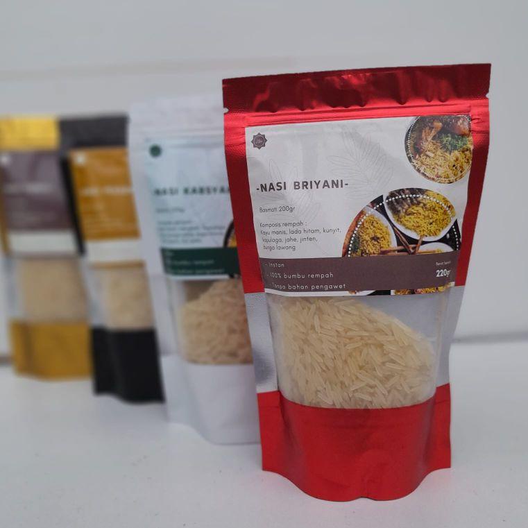 

TREND KEKINIAN S860 beras basmati dan bumbu Briyani kabsyah kebuli mandhi kabuli kabsah biryani 200gr basmati 10gr bumbu モ