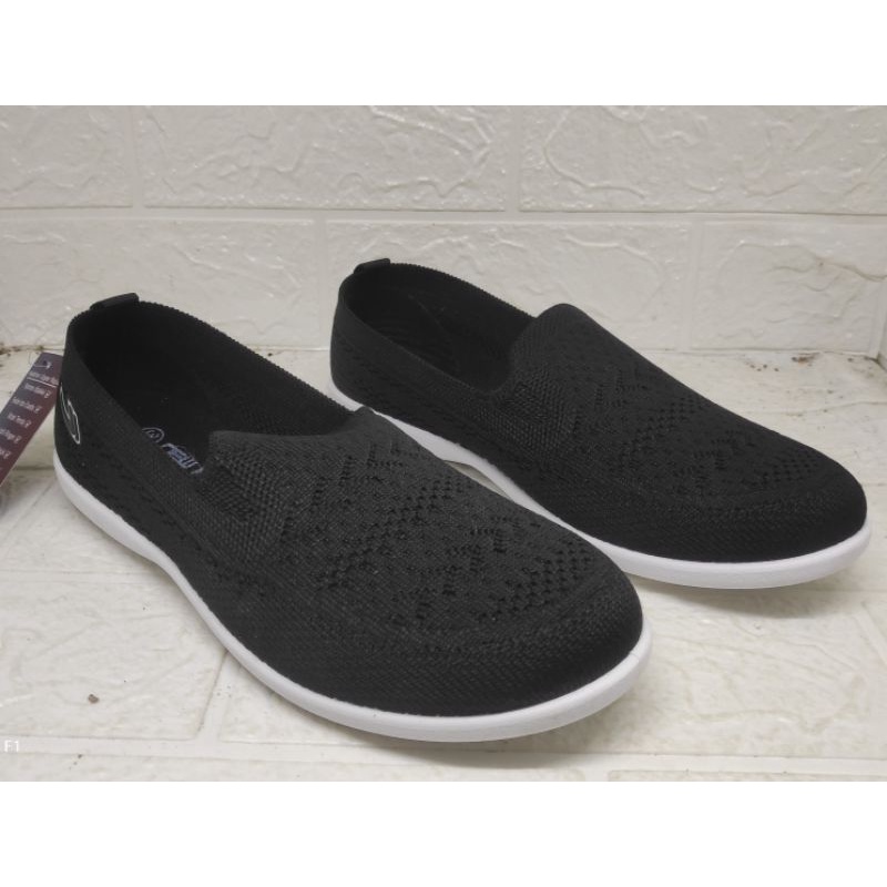 SEPATU SLIP ON NEW ERA ELLA 37-40 Rp 114900 NEW COLLECTION 2023