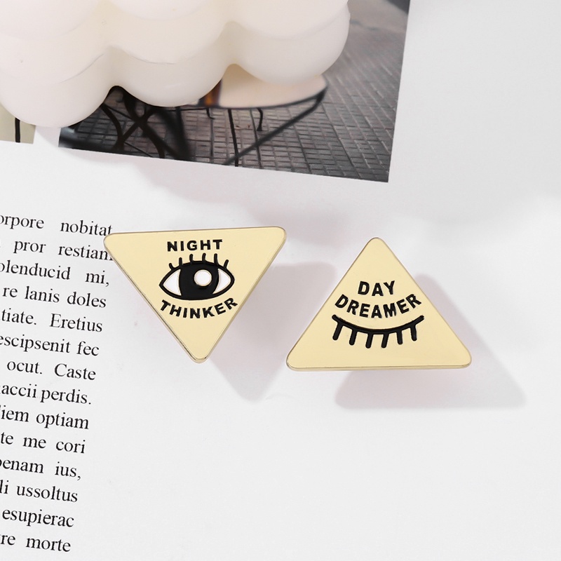 Kreatif Segitiga Enamel Pin Lucu Hari Dreamer Malam Pemikir Bros Lencana Kerah Pin Perhiasan Hadiah Untuk Teman Anak