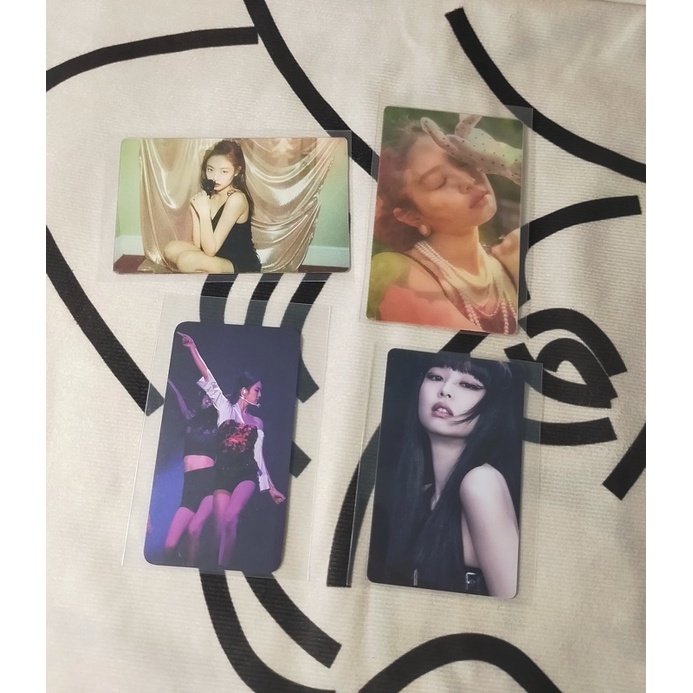 jennie lenticular solo photocard [ booked ]
