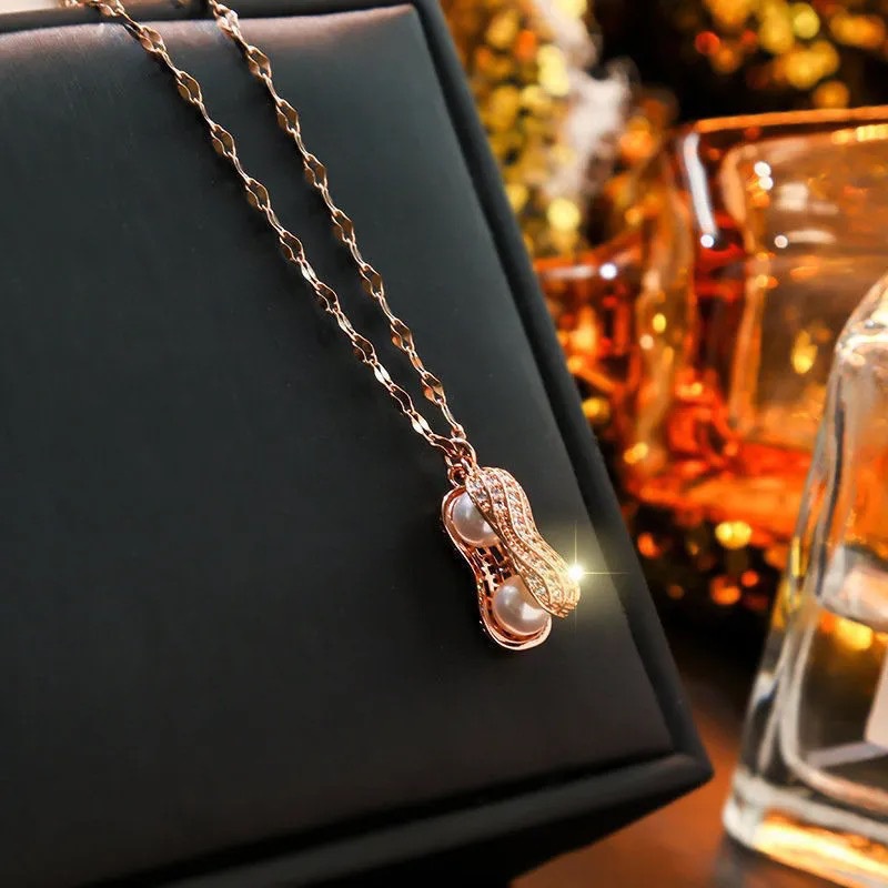 [ Bayar Ditempat ] Kalung Wanita Titanium Rantai Rose Gold Liontin Kacang / Accesoies Wanita Kalung Titanium Anti Luntur / Kalung Rantai Wanita Liontin Kacang