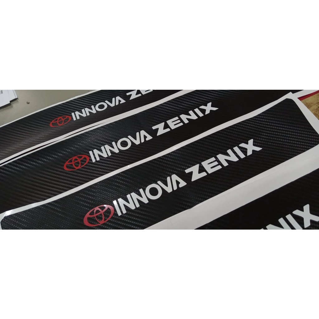 Stiker Mobil Sillplate Innova Zenix Carbon 3D Pelindung Pintu Samping Sticker Car