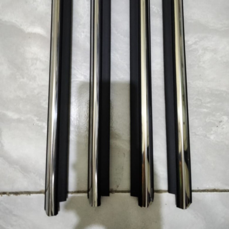 pelipit kaca luar rush terios tahun 2007-2017 chrom original 1set atau 4pc