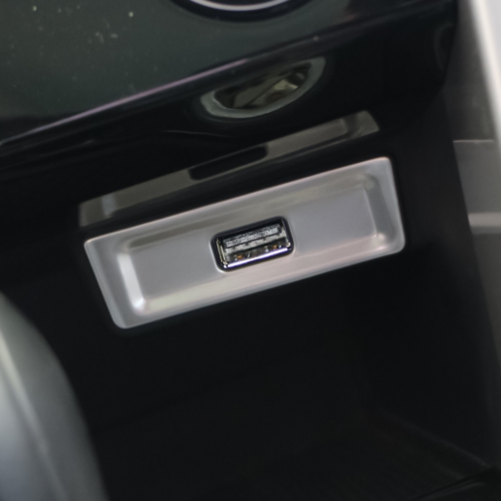 Stiker Lis Penutup Panel USB Tengah Depan Stainless Steel Untuk Aksesoris Volkswagen VW T-Roc Troc 2018-2022