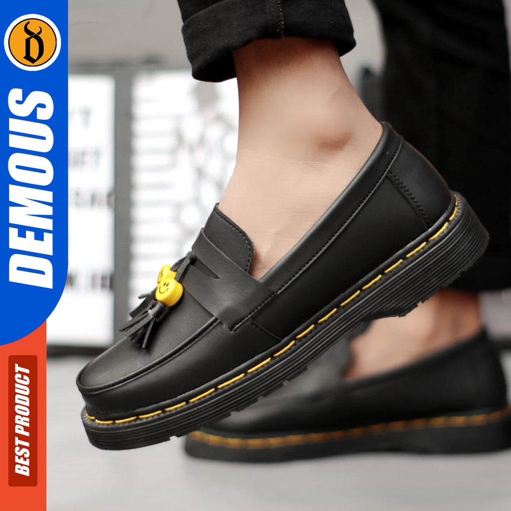 DEMOUS Smile - Sepatu Loafers Docmart Formal Casual Kerja Hitam Pria