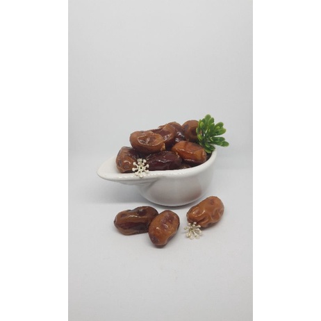 

Kurma Khalas