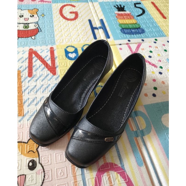 Sepatu Pantofel guru PL (Uk 37)