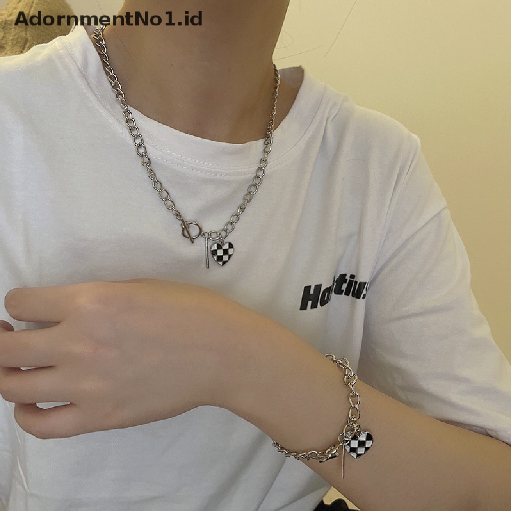 [AdornmentNo1] Personalized Necklace Checkerboard Love Pendant Necklace Desain Sense Sweater Canggih Rantai Tulang Selangka Ins Hip-Hop Necklace [ID]