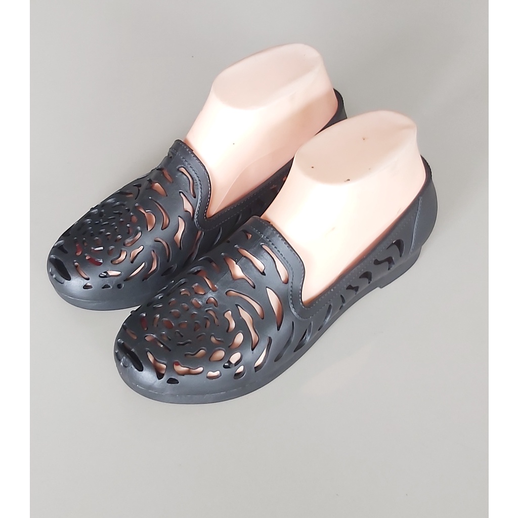 Sepatu Karet Wanita Q-1922 Polos Anti Slip Sepatu Slip On Empuk