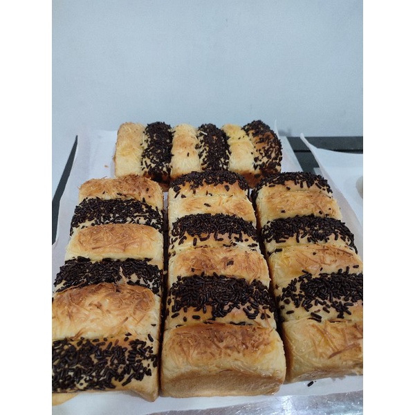 

Roti sobek Coklat-Keju