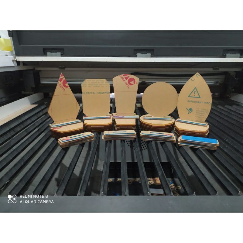 

Bahan Plakat Akrilik bening Custom ketebalan 3mm/5mm