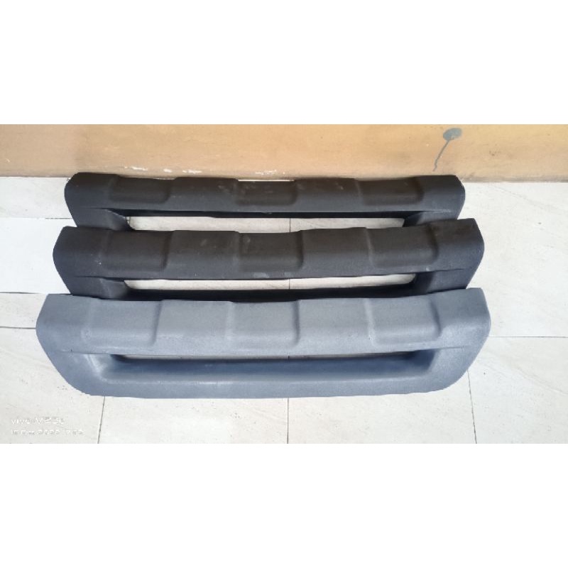 vareasi dago bemper depan mobil cery futura1,5
